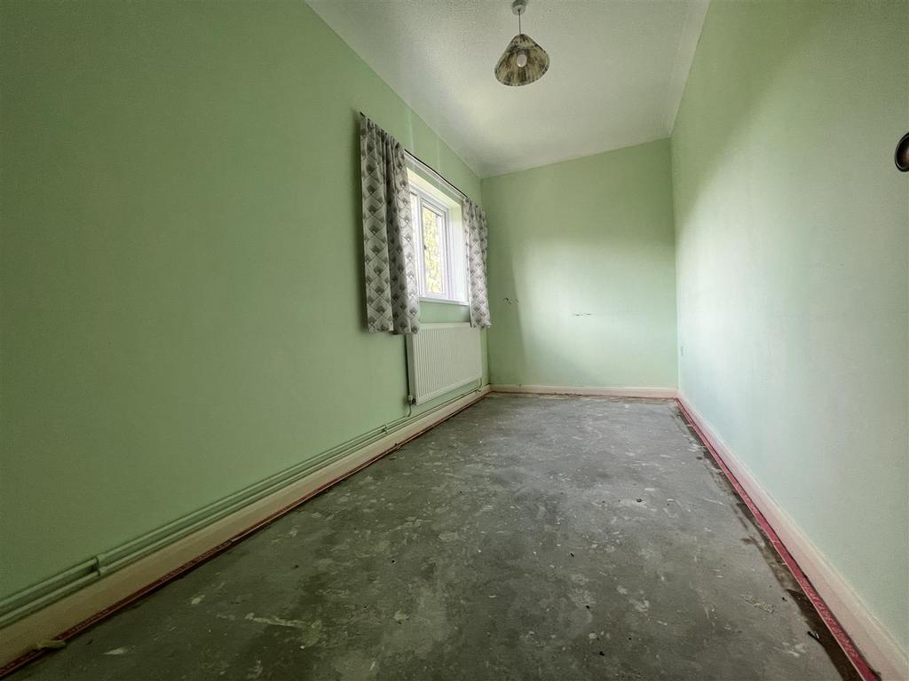Runnymede, Sketty, Swansea 2 bed apartment for sale £90,000