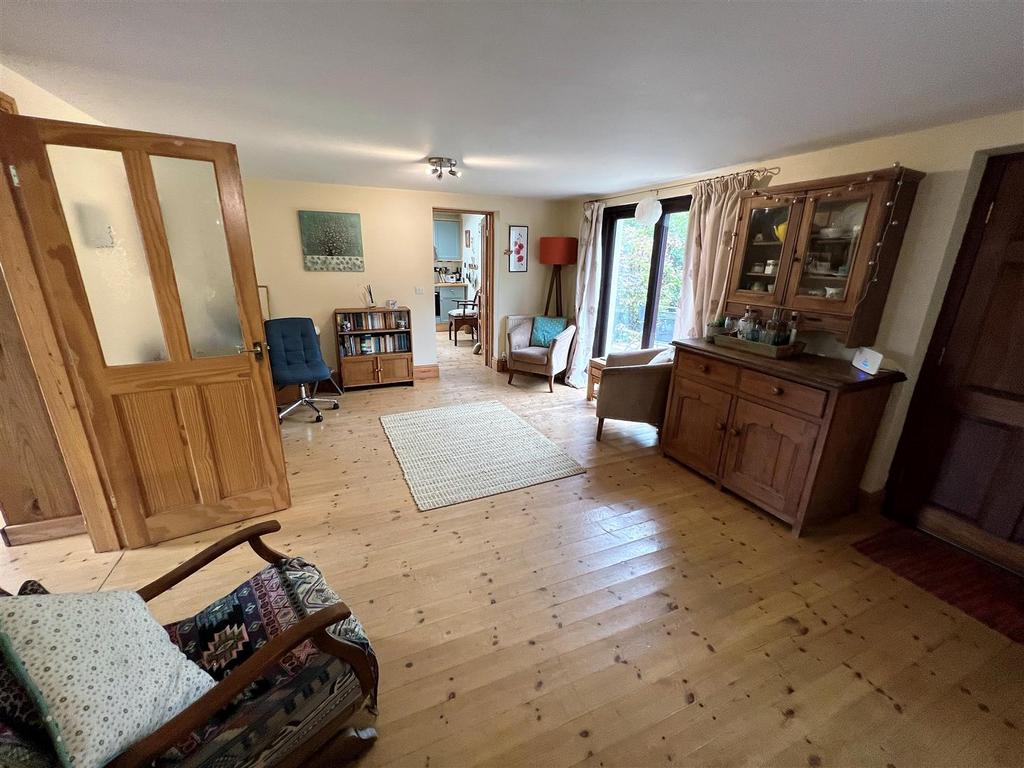 Sitting/Dining Room