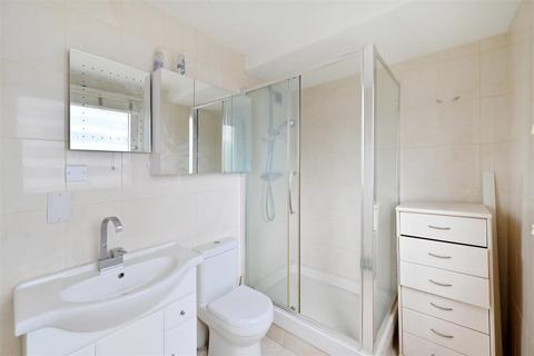 120 The Water Gardens, London, W2 2DD