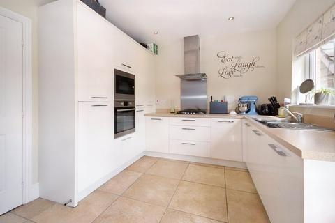 16 Eton Walk, Wakefield, WF1 2FE