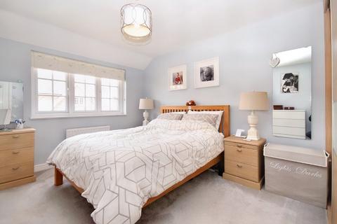 16 Eton Walk, Wakefield, WF1 2FE