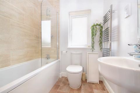 16 Eton Walk, Wakefield, WF1 2FE