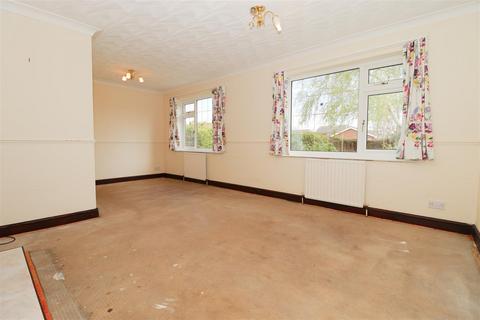 3 bedroom detached bungalow for sale, Evison Crescent, Alford