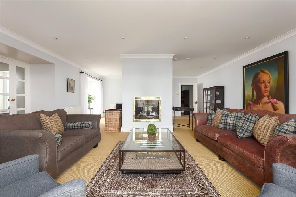 Sitting/Dining Room