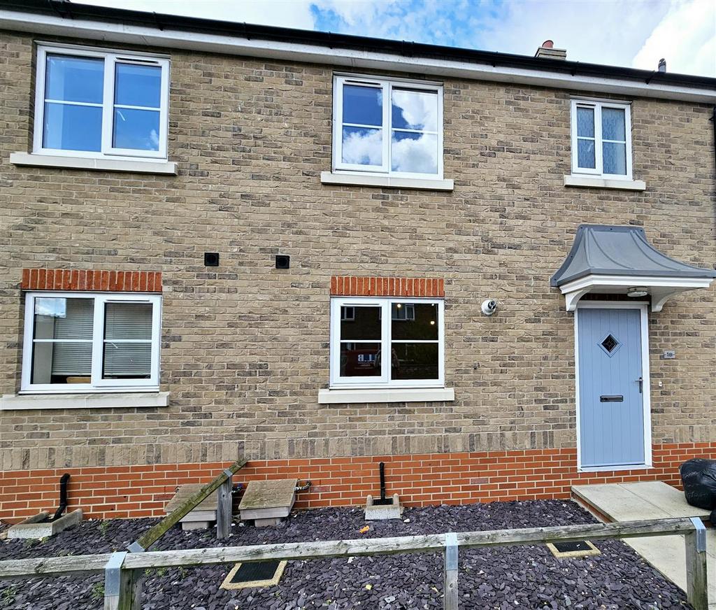 West Parade, Spalding 3 bed semidetached house £925 pcm (£213 pw)
