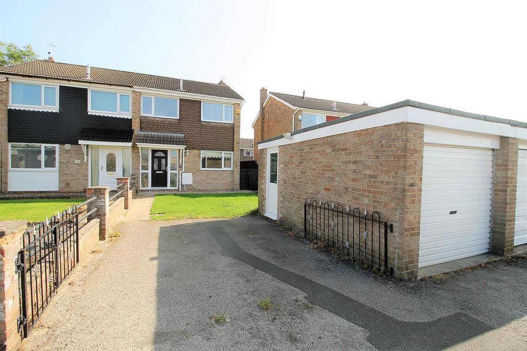 Yeadon Grove, Thornaby 3 bed semidetached house £725 pcm (£167 pw)