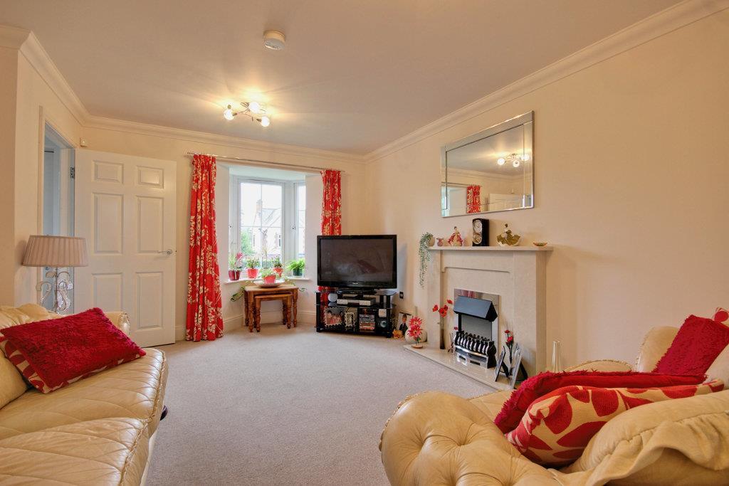 Great Gutter Lane East, Willerby, Hull 3 bed terraced house for sale