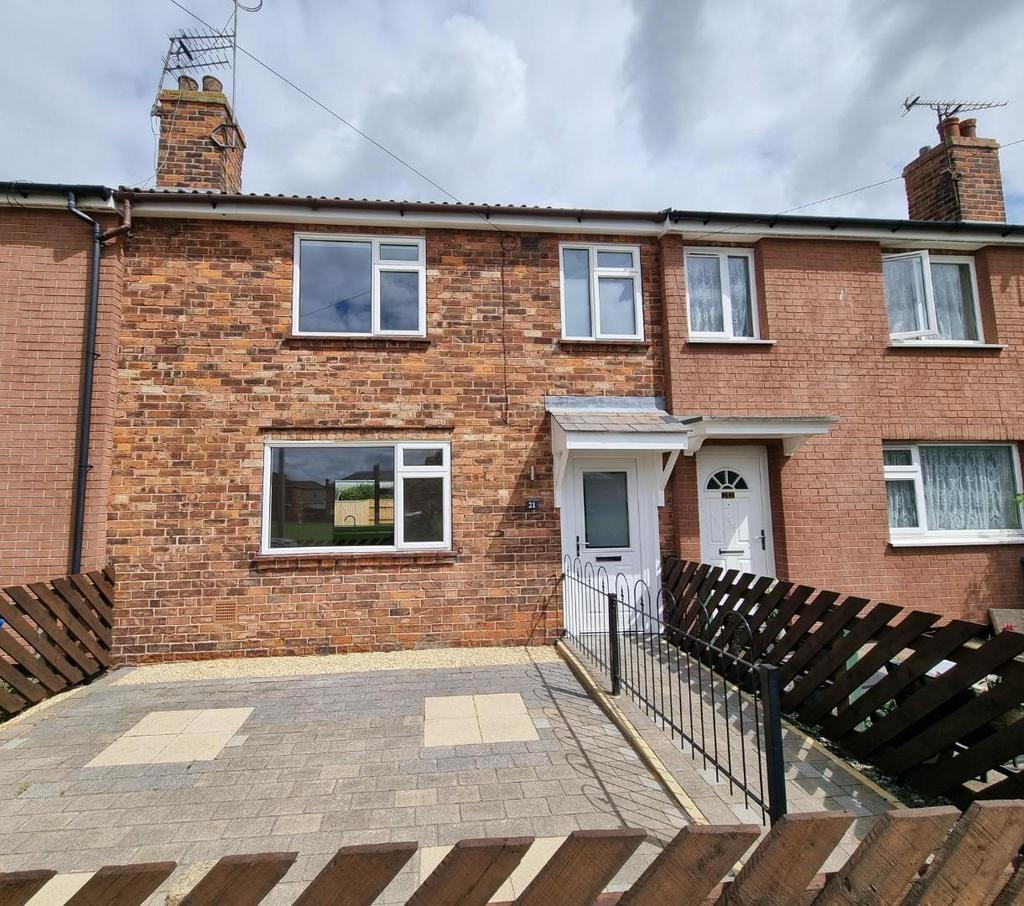 Hotham Square, Beverley, East Yorkshire, HU17 0HU 2 bed terraced house