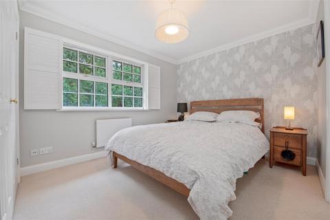 14 Bowyer Walk, Ascot, SL5 8QS