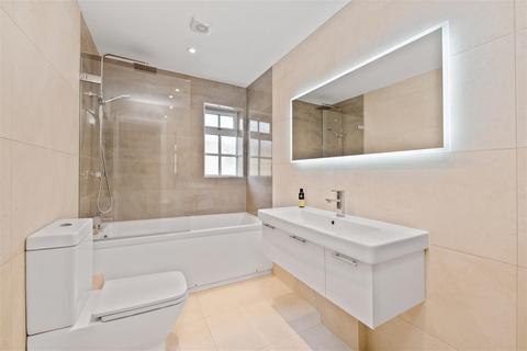 14 Bowyer Walk, Ascot, SL5 8QS