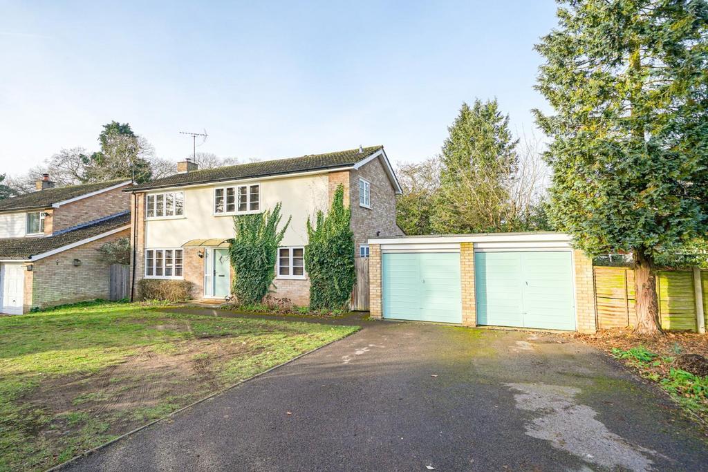 Taylors Ride, Leighton Buzzard 4 bed detached house for sale £725,000