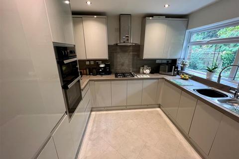 3 bedroom end of terrace house for sale, Badger Close, Cheswick Green, Solihull