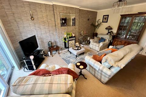 11 Badger Close, Cheswick Green, Solihull, B90 4HR
