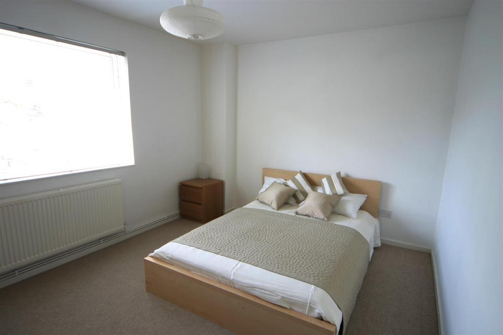 Carroll House 4 bed1.jpg