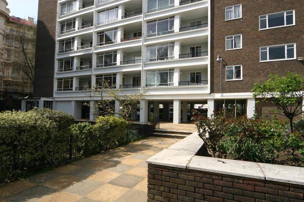 Carroll House 4 ext.jpg
