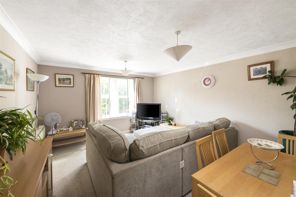 Block3 Flat3 Pinehurst Gardens internals6 5.jpg