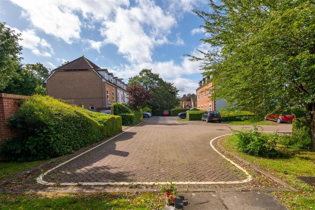 Block3 Pinehurst Gardens externals-5.jpg