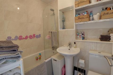 27 Bishops Road, Abbeymead, Gloucester, GL4 5FP