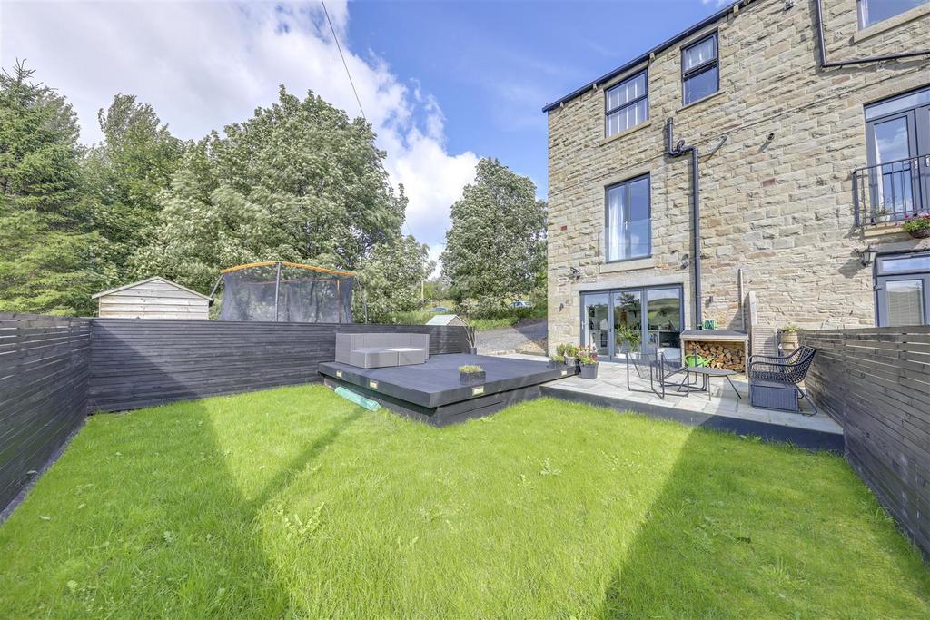 Burnley Road, Loveclough, Rossendale 3 bed end of terrace house for