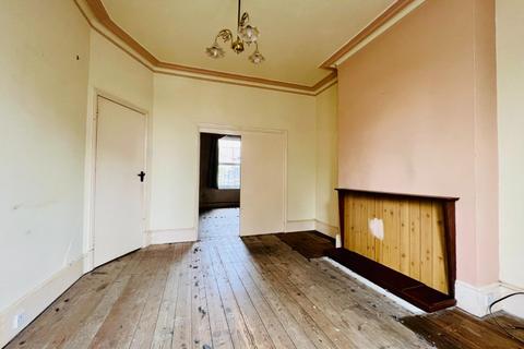 10 Warren Road, Folkestone, CT19 6DE