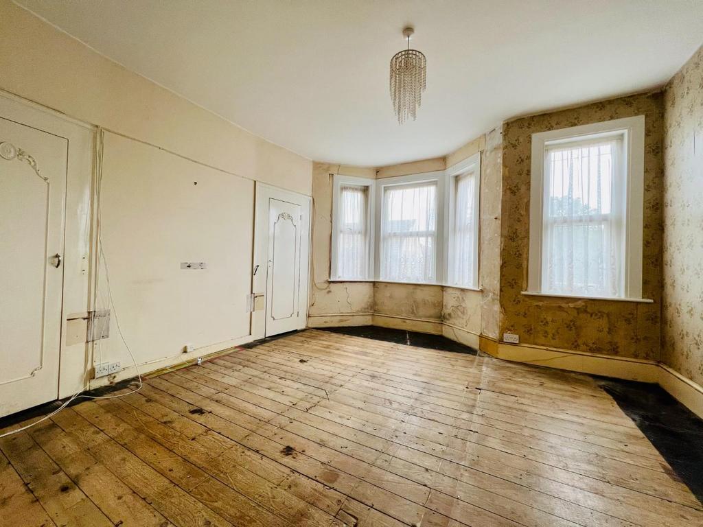 Bedroom 1.jpeg