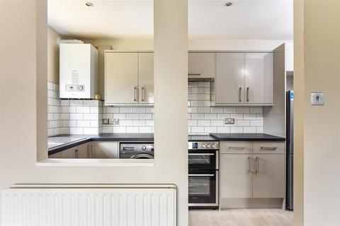14 Drum Mead, Petersfield, GU32 3AQ