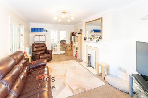 11 Old Grove Close, Cheshunt, Waltham Cross, EN7 6UN