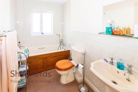 11 Old Grove Close, Cheshunt, Waltham Cross, EN7 6UN