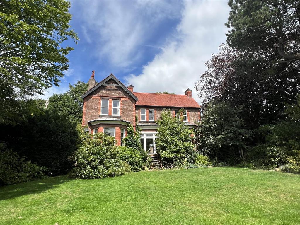 Storeton Road, Oxton, Wirral 5 bed detached house £550,000