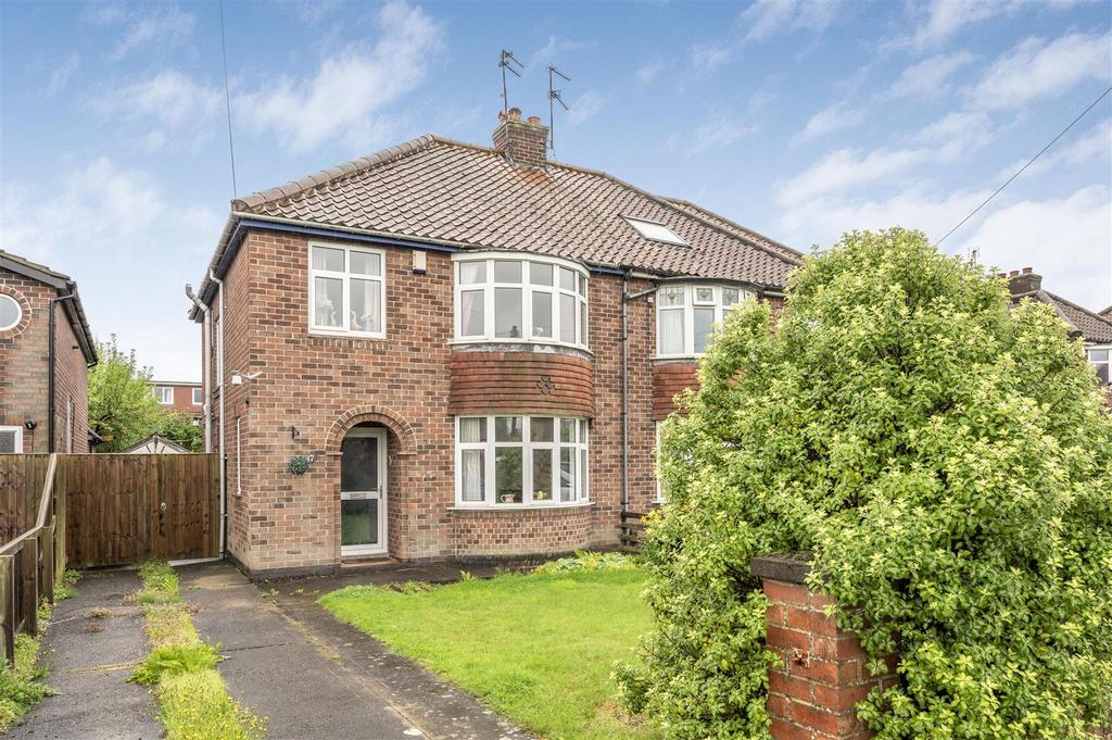 Hempland Avenue, Off Stockton Lane, York, YO31 1DD 3 bed semidetached