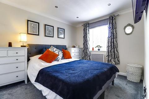 5 Deer Close, Hertford, SG13 7NR