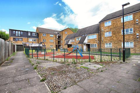 49 Maitland Close, Hounslow, TW4 7DR