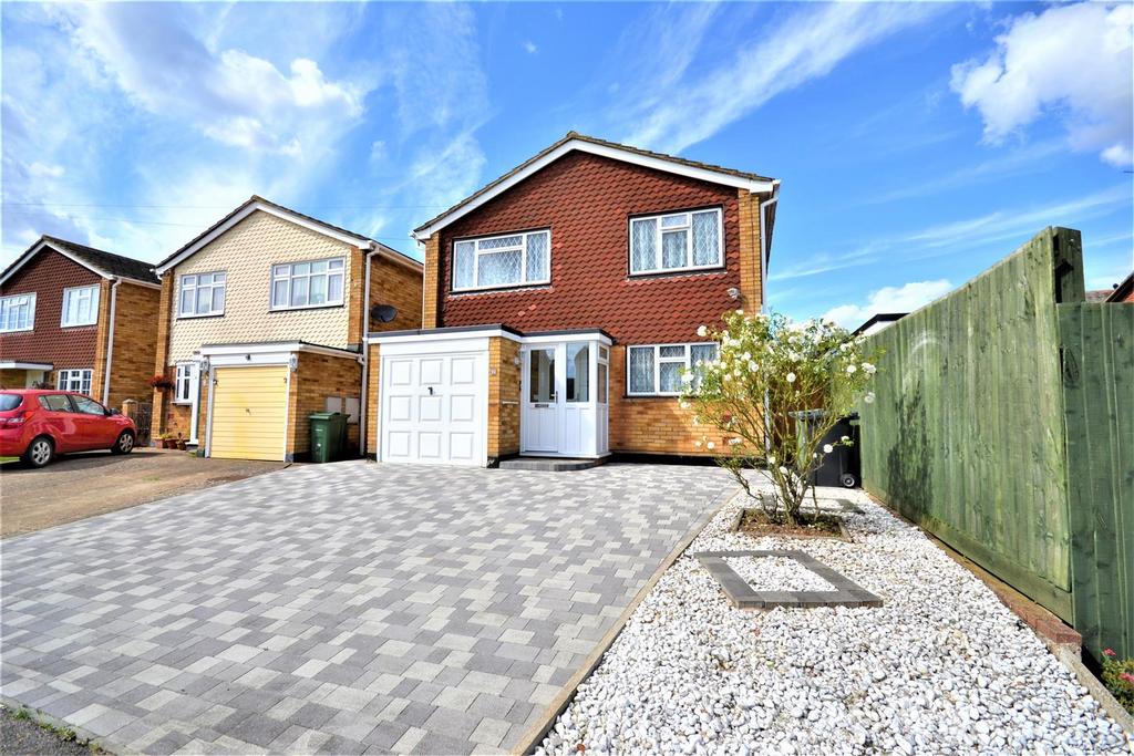 Orchard Drive, Mayland 4 bed detached house for sale £425,000