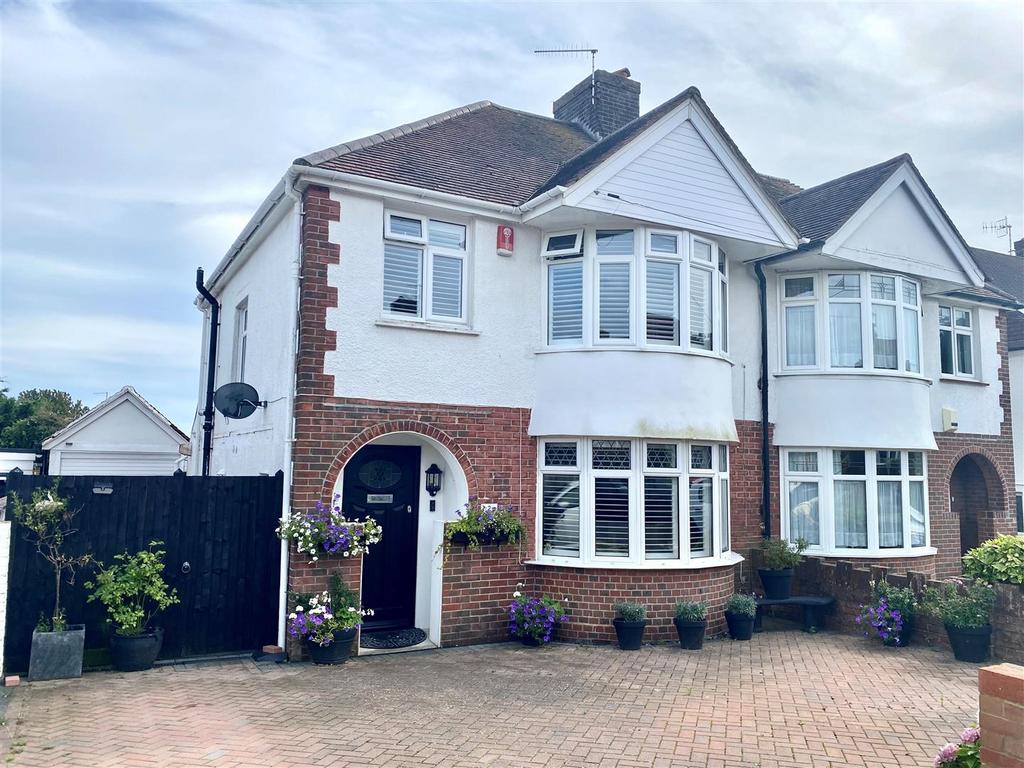 Sunninghill Avenue, Hove 3 bed semidetached house £600,000
