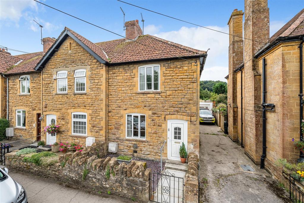 Yeovil Road, Montacute 2 bed terraced house for sale £285,000