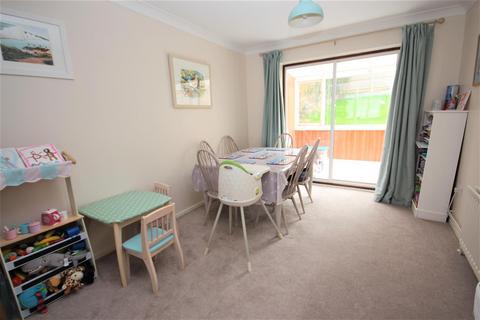 83 Princess Drive, Seaford, BN25 2QT