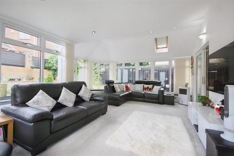 1 Burtop Croft, Hemingfield, Barnsley, S73 0QR