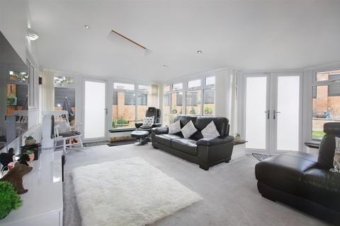 1 Burtop Croft, Hemingfield, Barnsley, S73 0QR