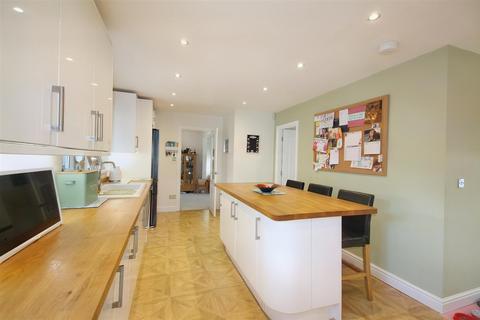 1 Burtop Croft, Hemingfield, Barnsley, S73 0QR
