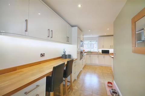 1 Burtop Croft, Hemingfield, Barnsley, S73 0QR