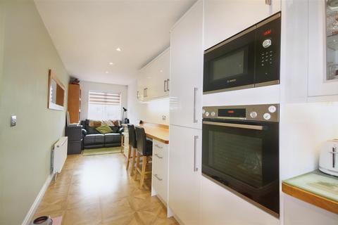 1 Burtop Croft, Hemingfield, Barnsley, S73 0QR