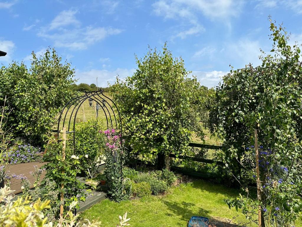 Wold View, Leavening, Malton 2 bed detached bungalow for sale £225,000