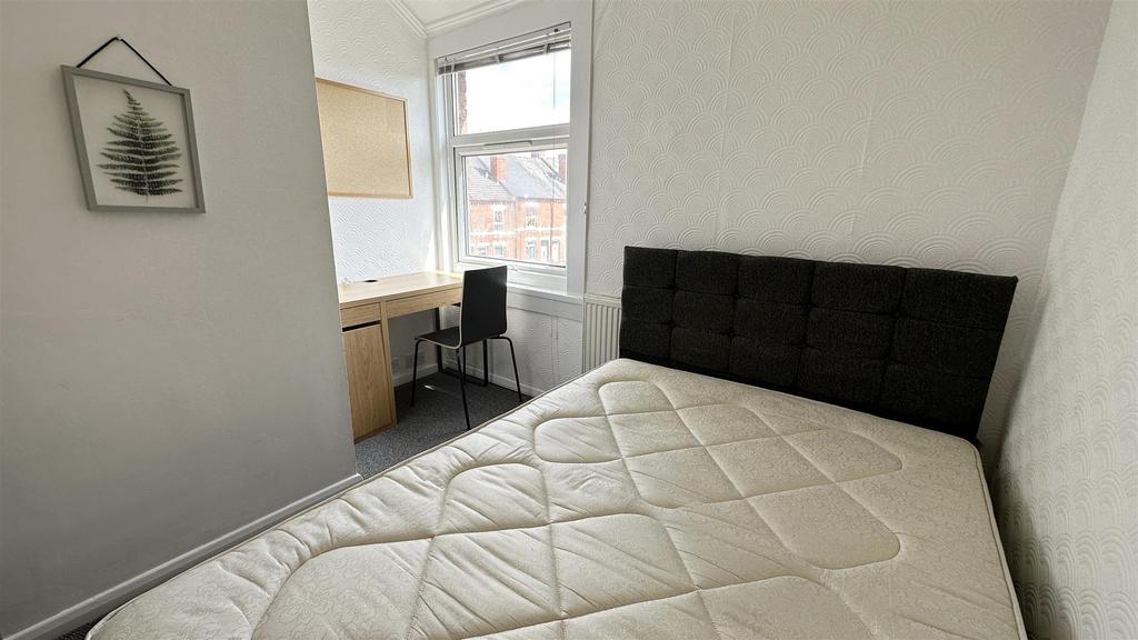 Room4-1.jpg