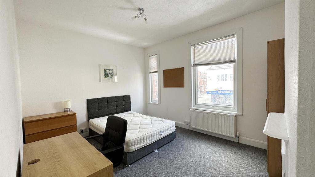 Room2-2.jpg