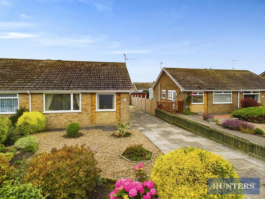 Wooldale Drive, Filey 2 bed semidetached bungalow for sale £215,000