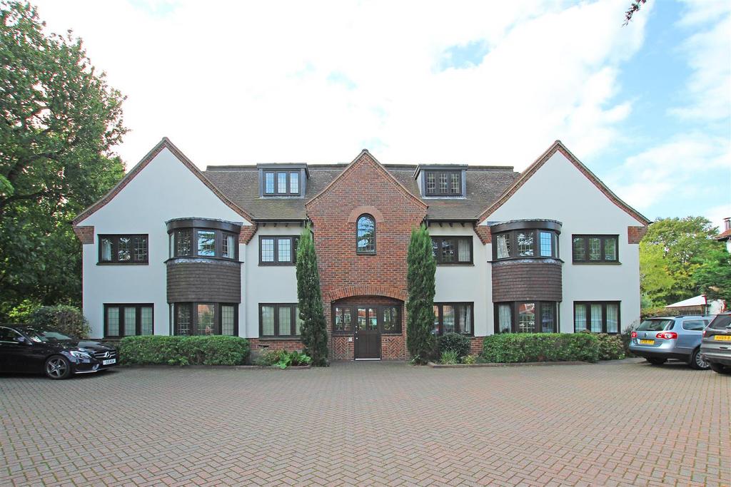 Fishbourne Road East, Chichester 1 bed apartment £215,000