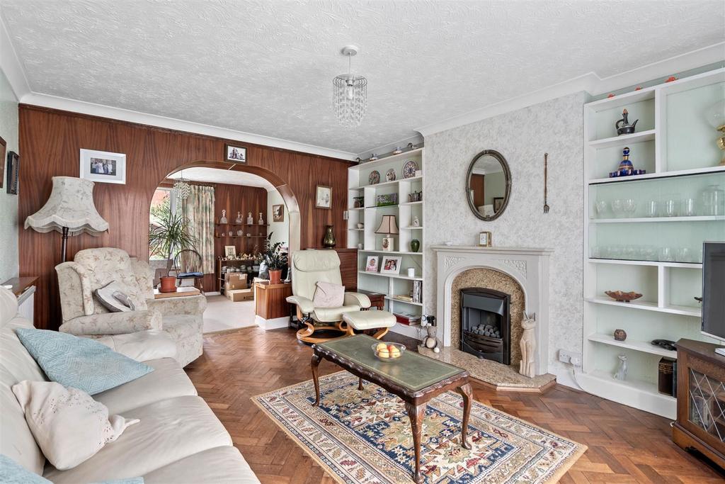 Elm Road, Evesham 3 bed detached house for sale £350,000