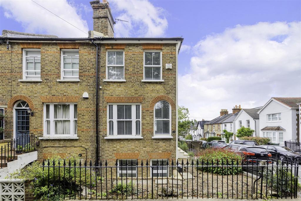 St. Marys Road, Reigate 3 bed townhouse £2,350 pcm (£542 pw)
