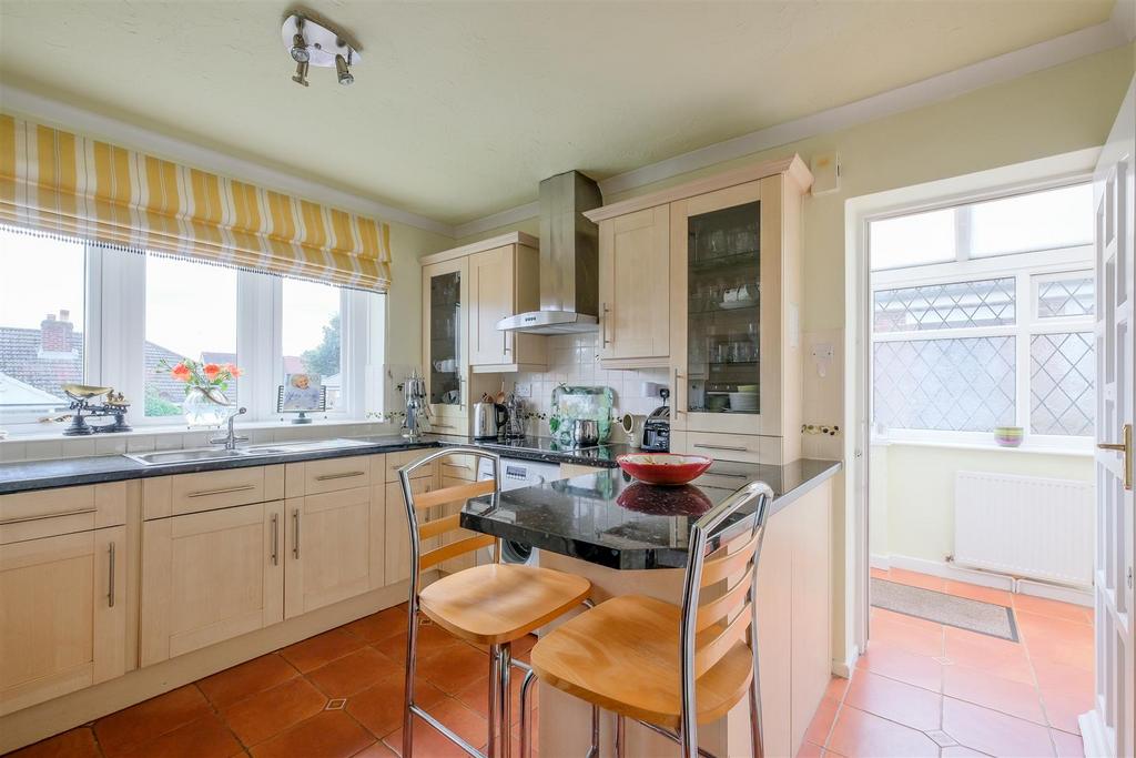 Devon Way, Brighouse 3 bed detached bungalow for sale £300,000