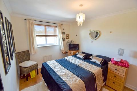 8a Bader Crescent, Chatham, ME5 0DJ